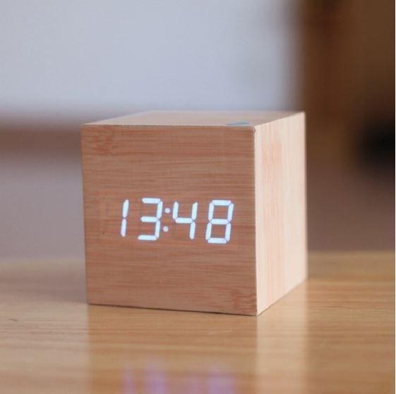 Relógio Despertador Digital Cubo LED com Sound Control