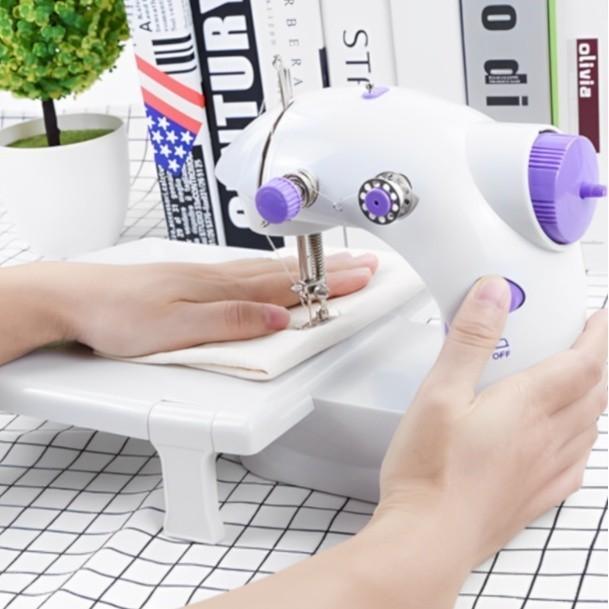 Mini Máquina de Costura Portátil Elétrica e Pilha com Pedal Bivolt